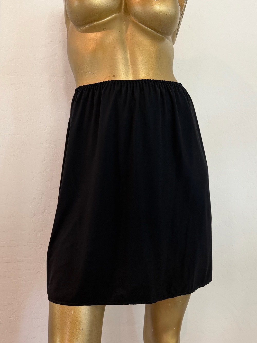 Y2K Wacoal Black Short Half Slip Skirt Stretch Nylon Layering Underskirt, M
